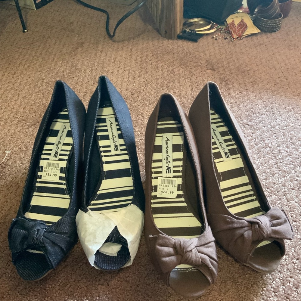 American eagle 7.5 peep toe wedges